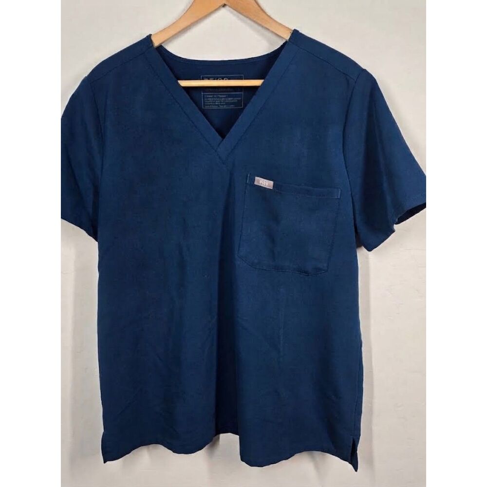 Figs Men’s V-Neck Scrub Top in Navy Blue